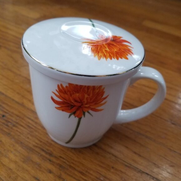 Porcelain Flower Tea Cup w/Matching Lid - Picture 6 of 8